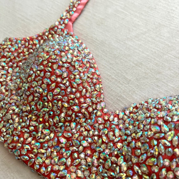 La Femme Prom Dress - Picture 12 of 16